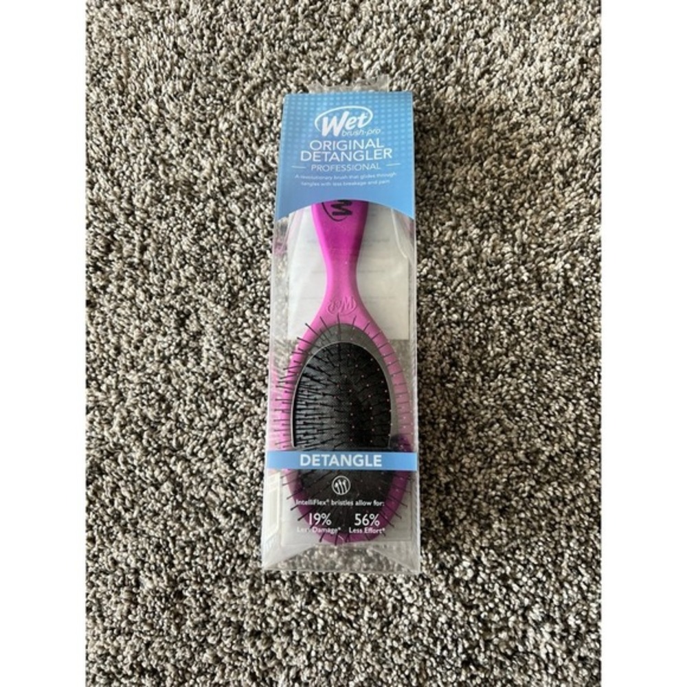 NWT Wet‎ Brush pro original detangler purple